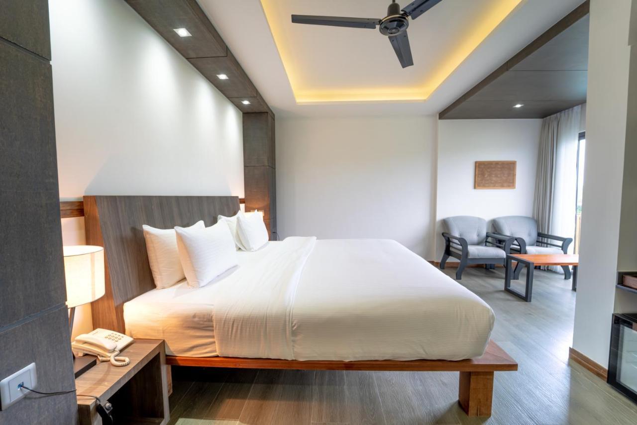 Ataraxis Grand And Spa Fuvahmulah Ngoại thất bức ảnh